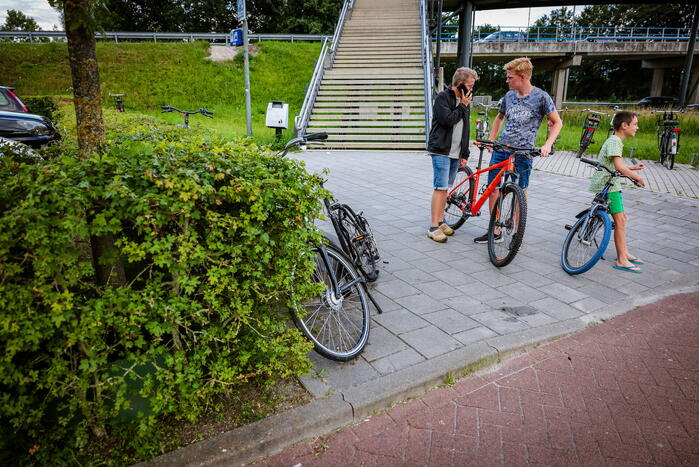 Racefiets vliegt in brand bij NS-station
