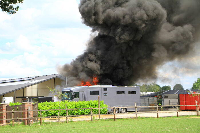 Ontploffingen bij brand in trailers