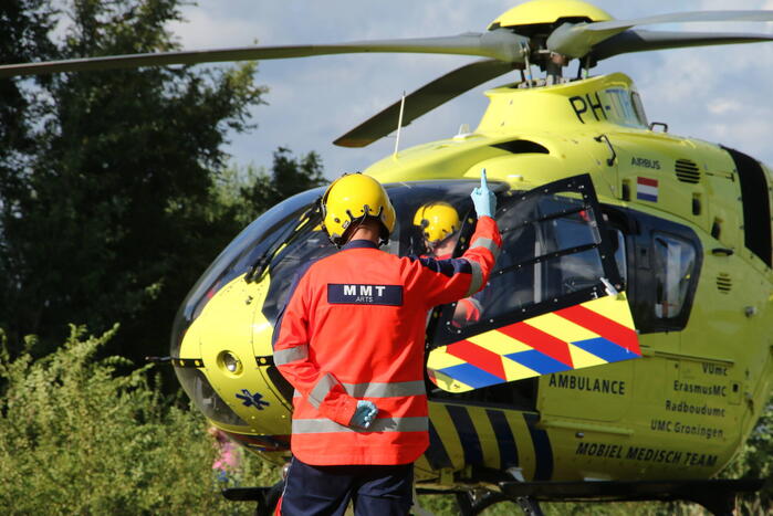 Traumahelikopter landt voor medisch incident