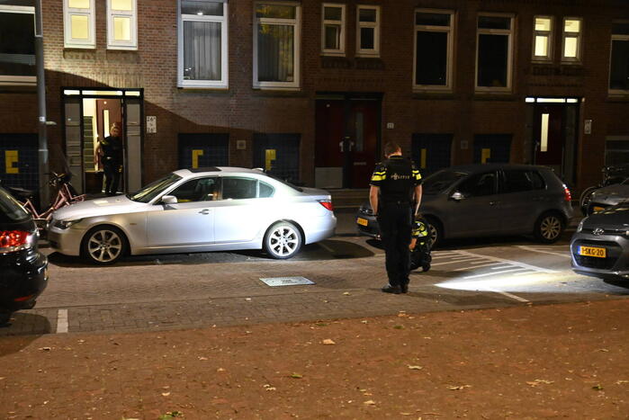 Politie onderzoekt beschoten woning