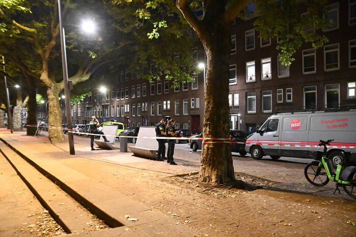 Politie onderzoekt beschoten woning