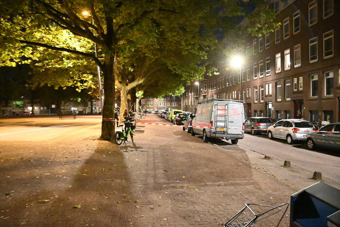 Politie onderzoekt beschoten woning