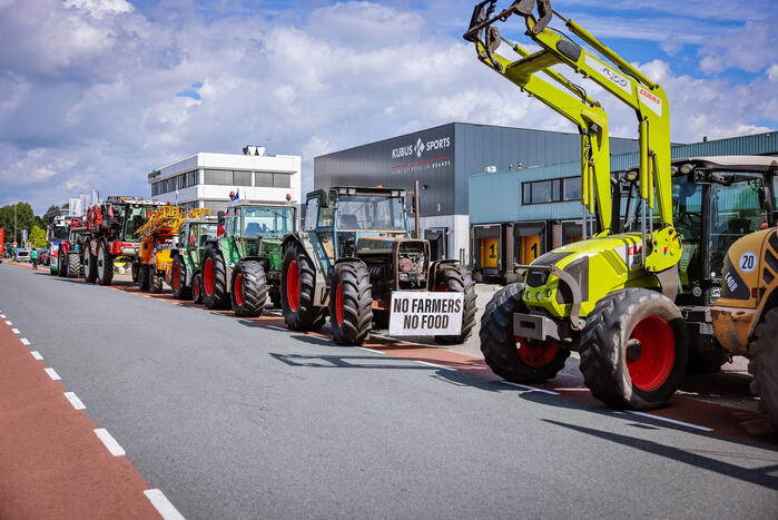 Boeren blokkeren distributiecentrum Boni