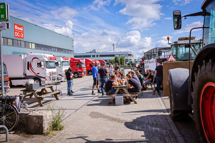 Boeren blokkeren distributiecentrum Boni