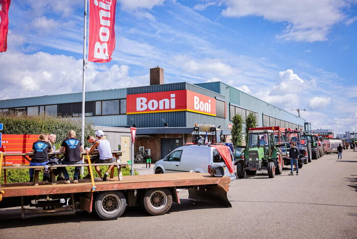 Boeren blokkeren distributiecentrum Boni