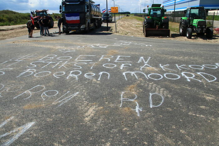 Boeren blokkade Lidl distributie centrum