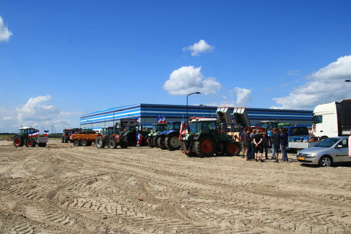 Boeren blokkade Lidl distributie centrum