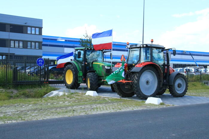 Boeren blokkade Lidl distributie centrum