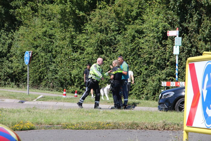 Overstekende scootmobiel aangereden door vrachtwagen