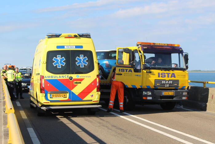 Drie auto's betrokken bij botsing Zeelandbrug