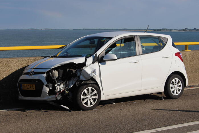 Drie auto's betrokken bij botsing Zeelandbrug