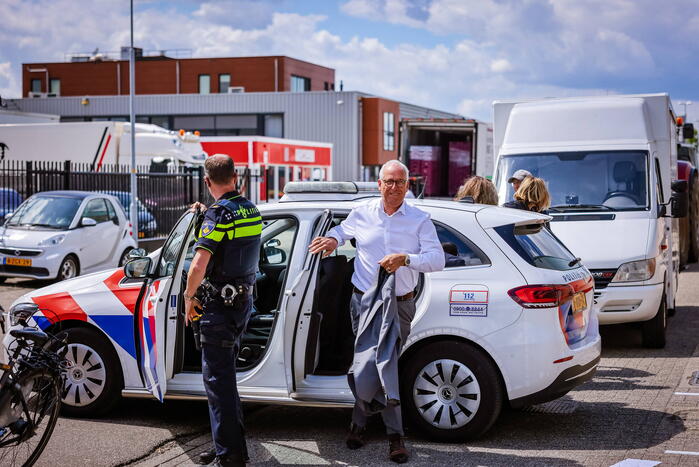 Nieuwe ploeg boeren blokkeren distributiecentrum Boni