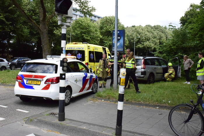 Kop-staartbotsing op kruispunt