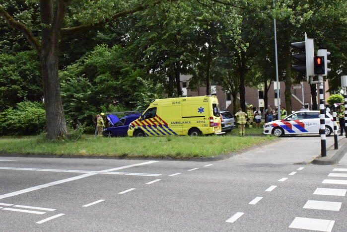 Kop-staartbotsing op kruispunt