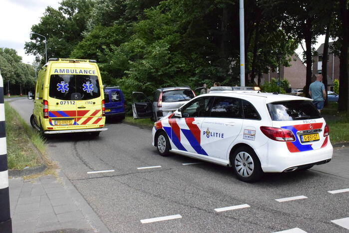 Kop-staartbotsing op kruispunt