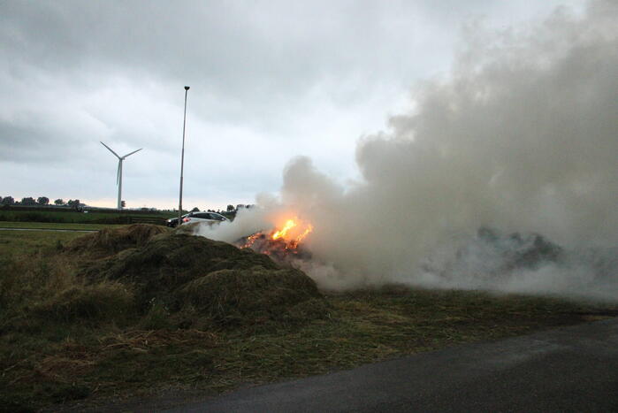 Veel rook vanwege brand in hooibalen