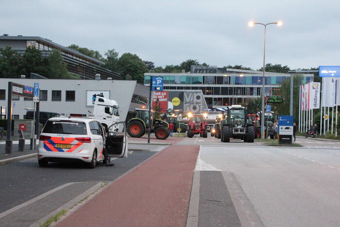 Boeren blokkeren ingang Media Park