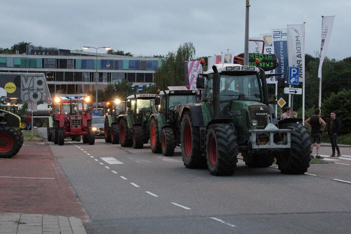 Boeren blokkeren ingang Media Park