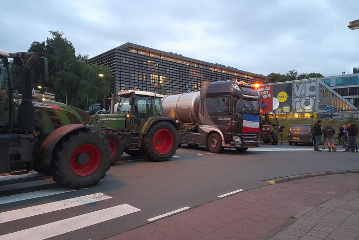 Boeren blokkeren ingang Media Park