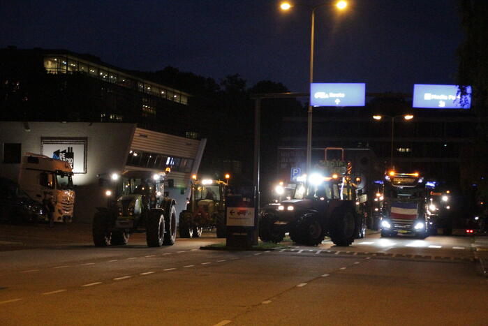 Boeren blokkeren ingang Media Park