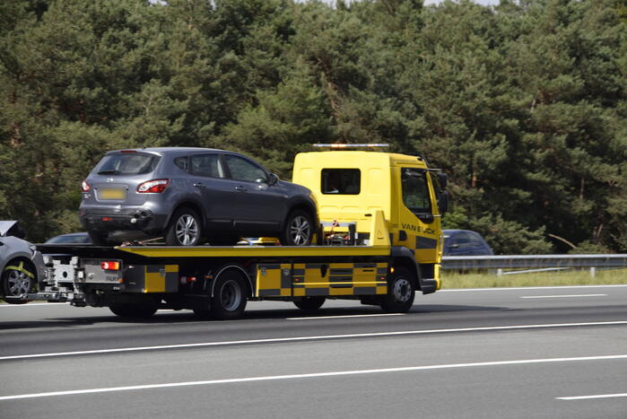 Drie auto's betrokken bij ketting botsing