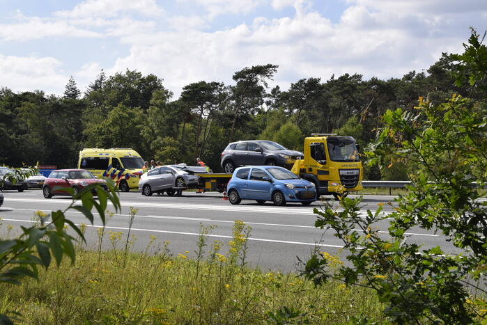 Drie auto's betrokken bij ketting botsing