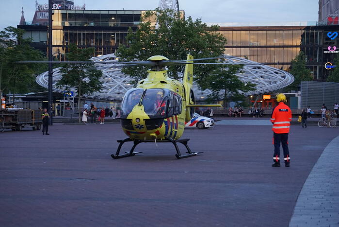 Veel bekijks bij landing van traumahelikopter