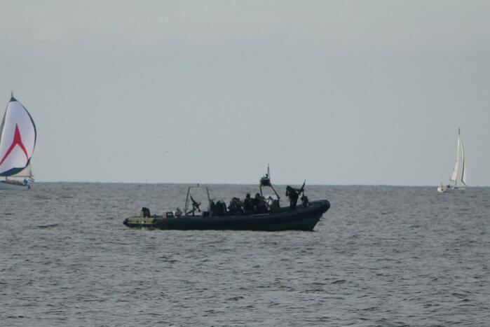 Korps Mariniers oefenen in Flevolands water