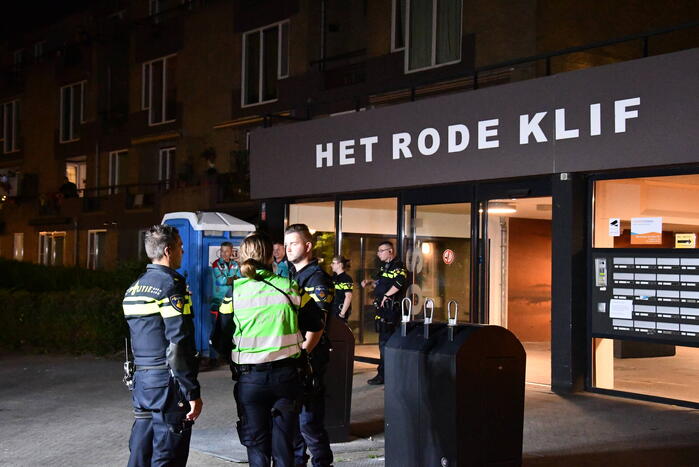 Brandweer groots ingezet voor brandmelding in zorgcomplex