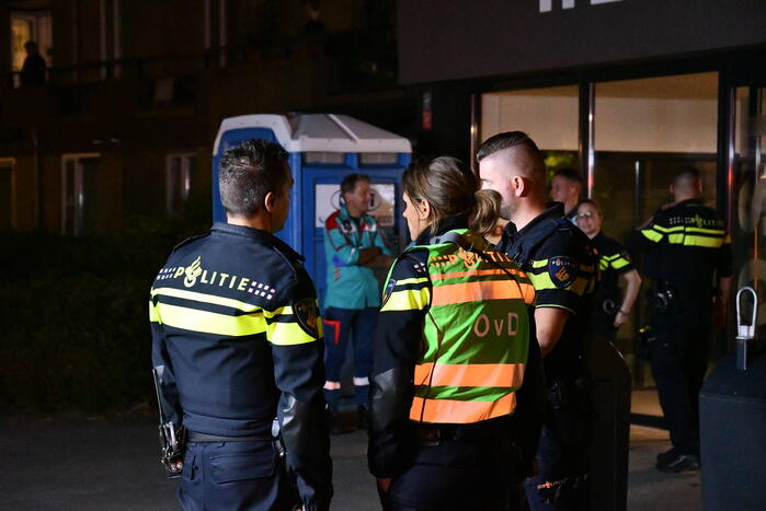 Brandweer groots ingezet voor brandmelding in zorgcomplex