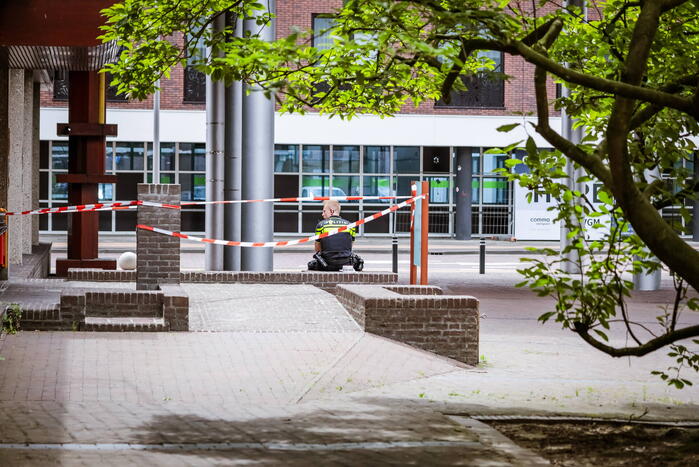 Gewonde bij steekpartij voor stadhuis