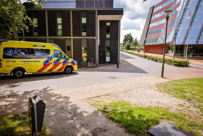 Gewonde bij steekpartij voor stadhuis