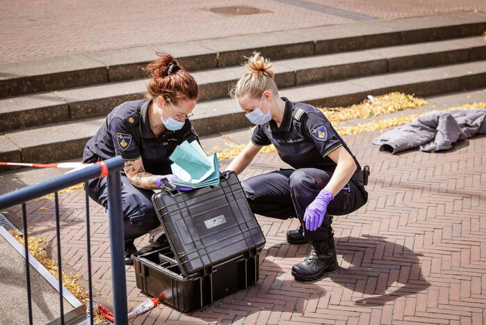Gewonde bij steekpartij voor stadhuis