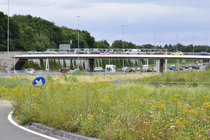 Protestactie op viaduct van snelweg