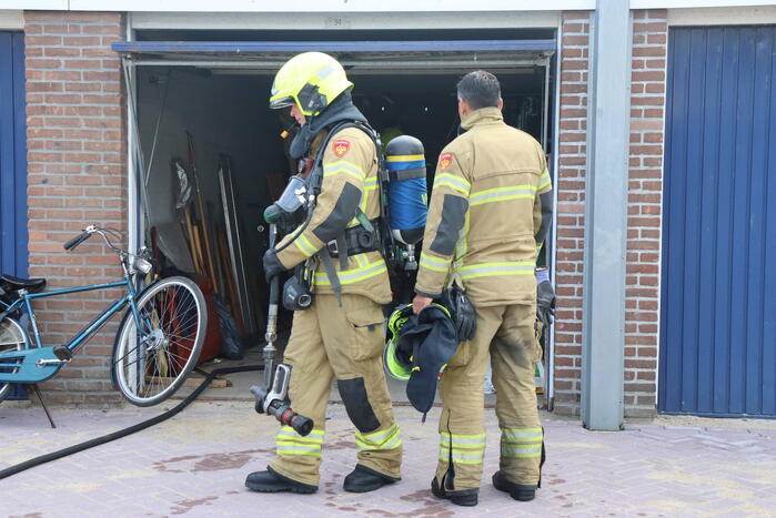 Brand in garage snel onder controle
