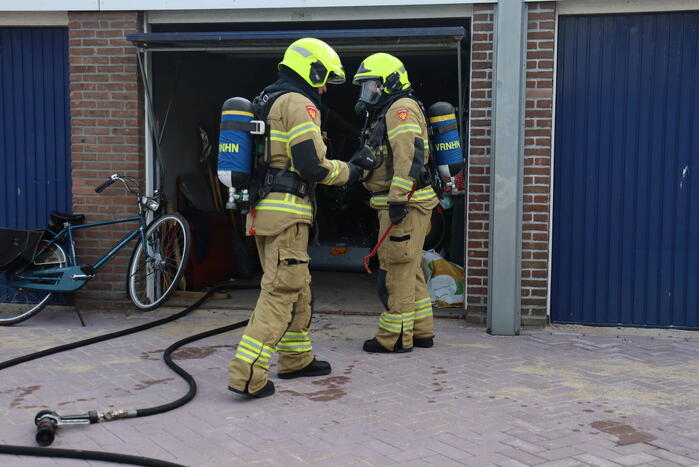 Brand in garage snel onder controle
