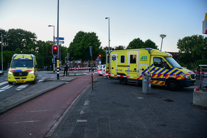 Persoon op straat doodgeschoten bij metrostation
