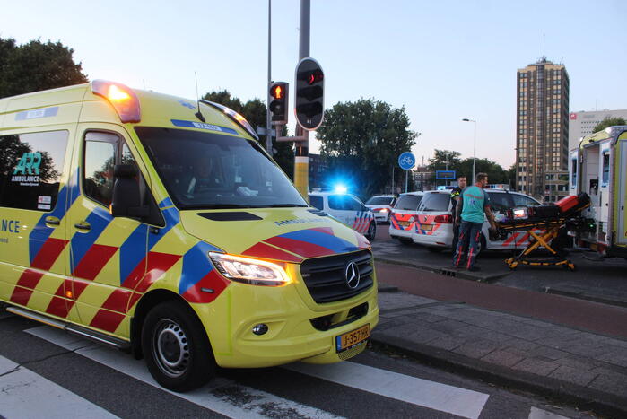 Persoon op straat doodgeschoten bij metrostation
