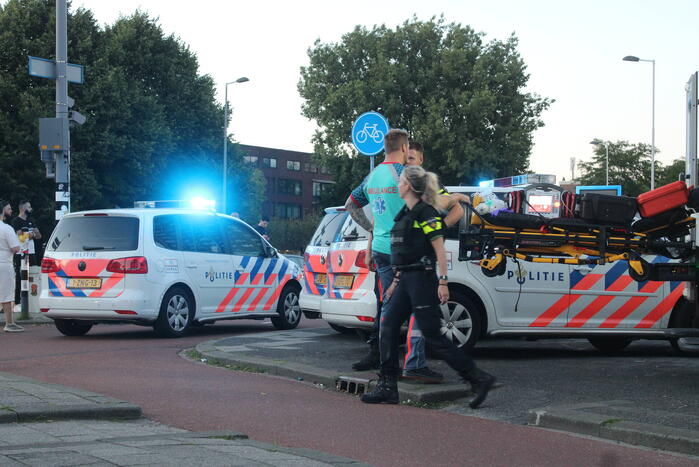 Persoon op straat doodgeschoten bij metrostation