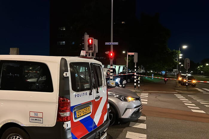 Persoon op straat doodgeschoten bij metrostation
