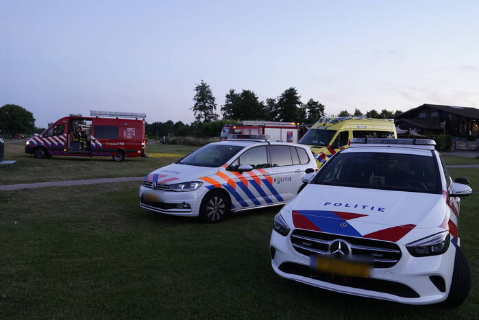 Opvarenden afgedreven roeibootjes naar de kant gehaald
