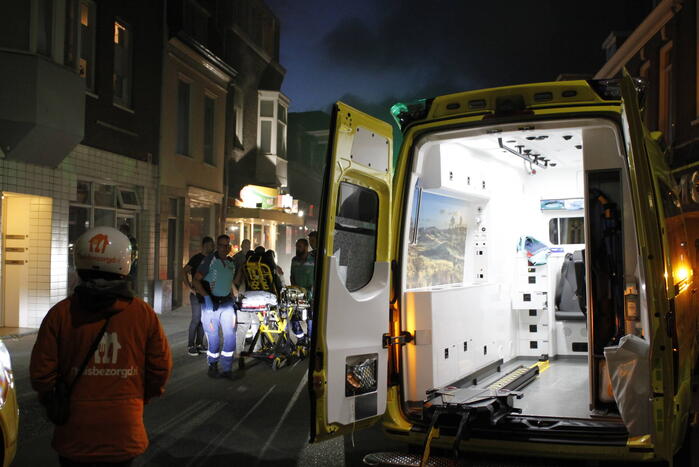 Brandweer redt personen uit woning na brand