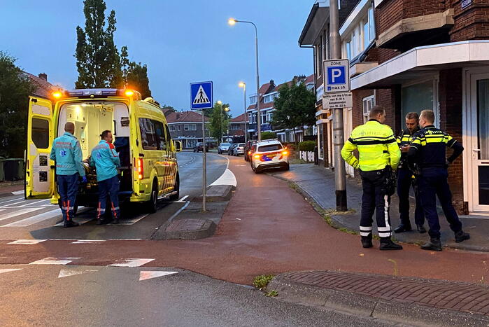 Scooterrijder gaat hard onderuit en raakt gewond