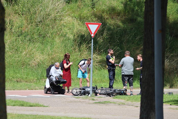 Fietser gewond bij botsing met scooterrijder