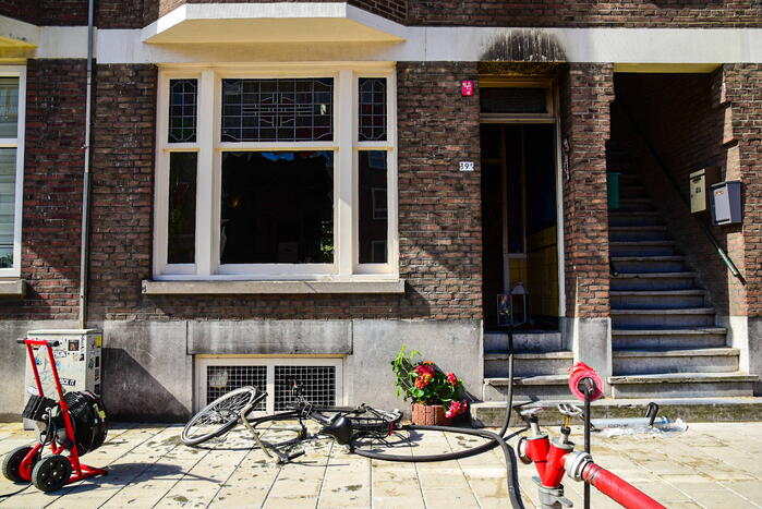 Veel rook bij uitslaande woningbrand