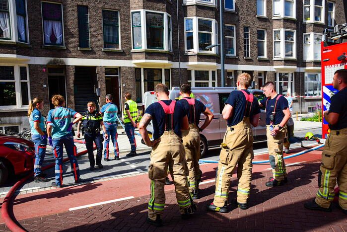 Veel rook bij uitslaande woningbrand