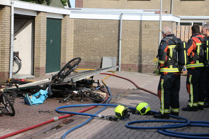 Uitslaande brand in garagebox
