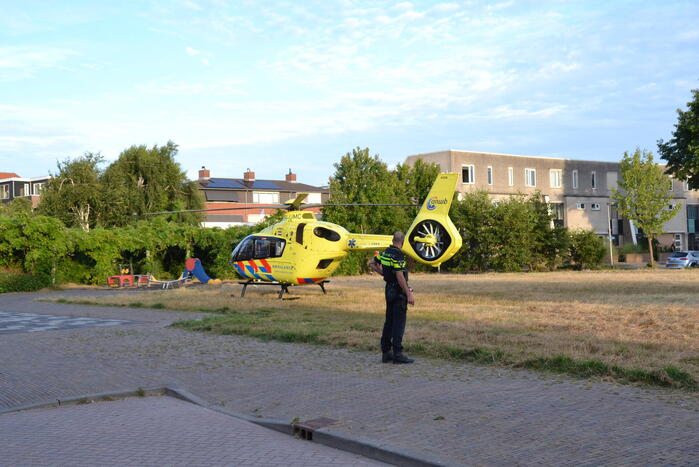Traumahelikopter landt in woonwijk