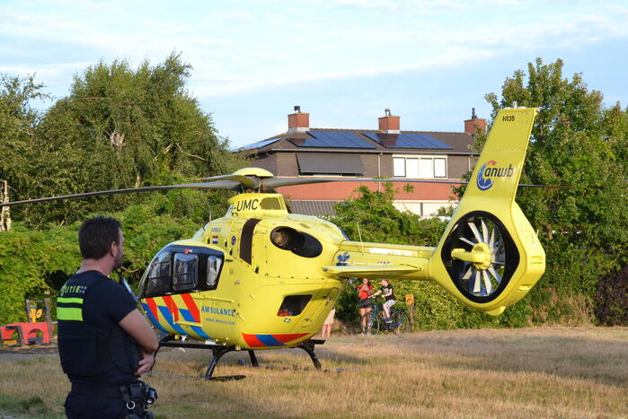 Traumahelikopter landt in woonwijk