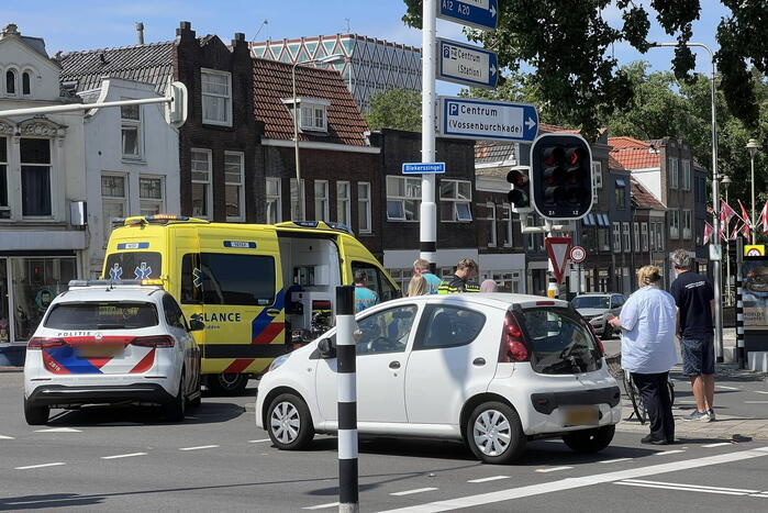 Fietser gewond bij aanrijding op kruising